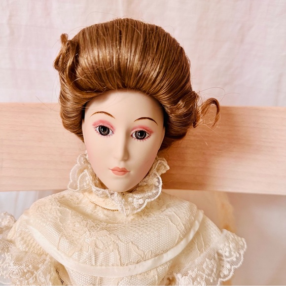 Vintage 80s Franklin Mint Heirloom Victorian Woman Doll Porcelain Bride - Picture 5 of 11